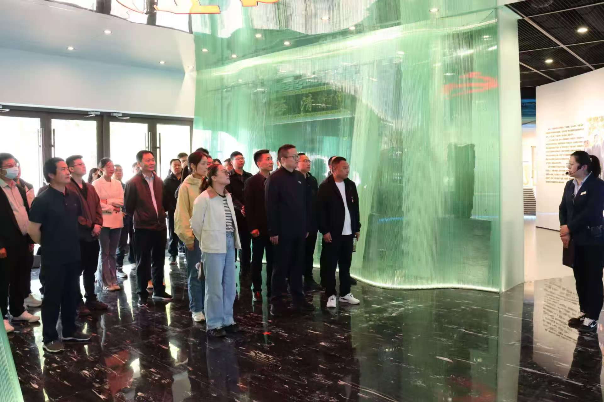 市应急管理局举行党建共建暨综合素质拓展活动