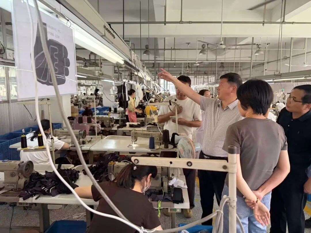 市应急管理局下沉市经开区督导检查 筑牢暑期汛期安全生产...